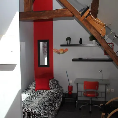 Petit A La Ferme A *