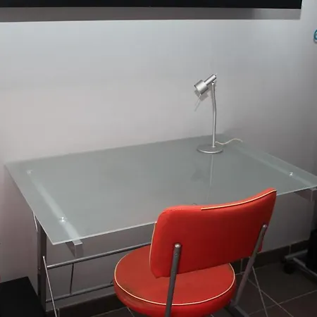 Petit A La Ferme A *